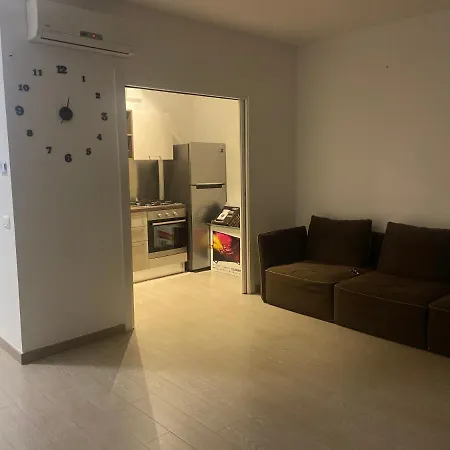 アパート Luxury Apartement In バーリ